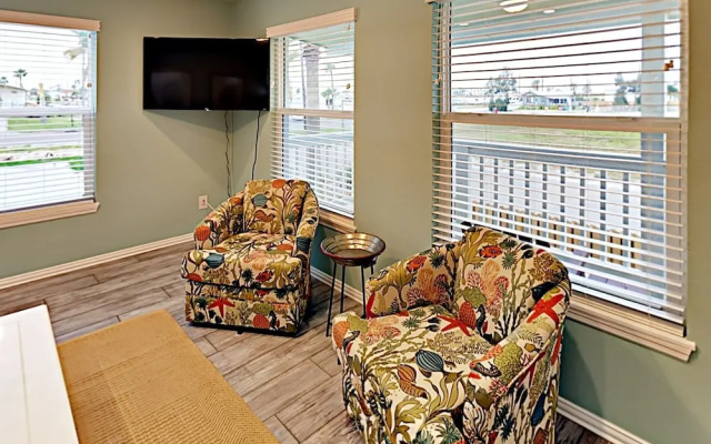 Renn House - Three Bedroom Bungalow