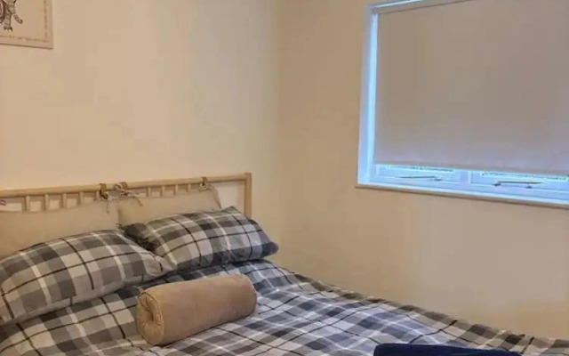 Cozy Northolt Hideaway 1BR Free Wifi Streetparking