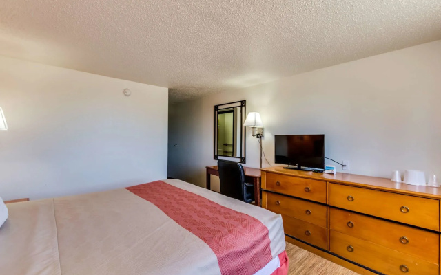Motel 6 Albert Lea, MN