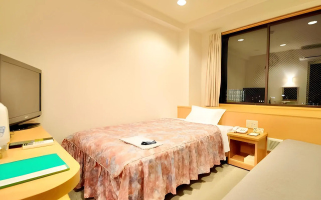 HiroshimaEkimae Universal Hotel ShikansenguchiMigi