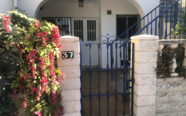 Calle Quitapenas 37