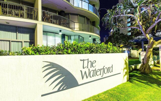 Отель The Waterford on Main Beach вид на фасад