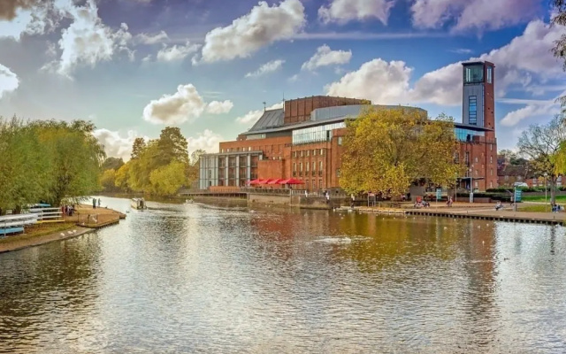 Amazing Narrow Boat Stratford-on-avon, River Avon