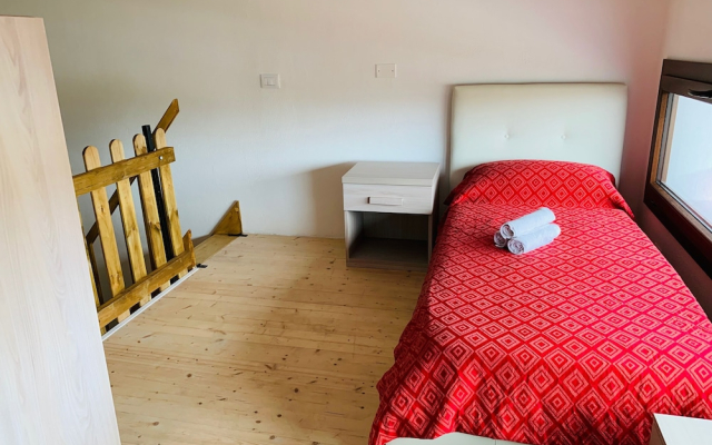 Luxar Room
