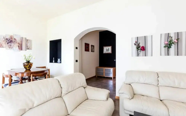 Apartment in Iseo Near Seabeach