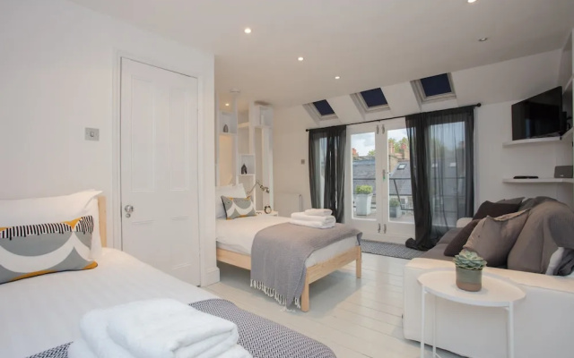 4 Bedroom House Next to Primrose Hill