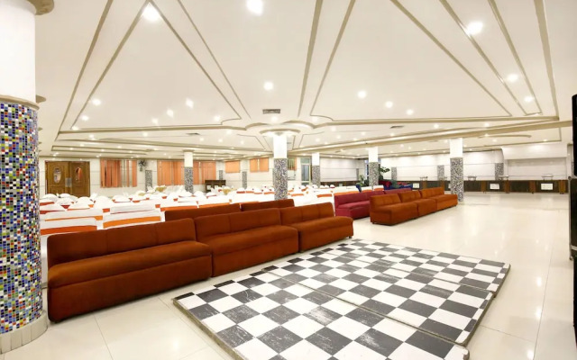 Capital O 4963 Hotel Inderprasth