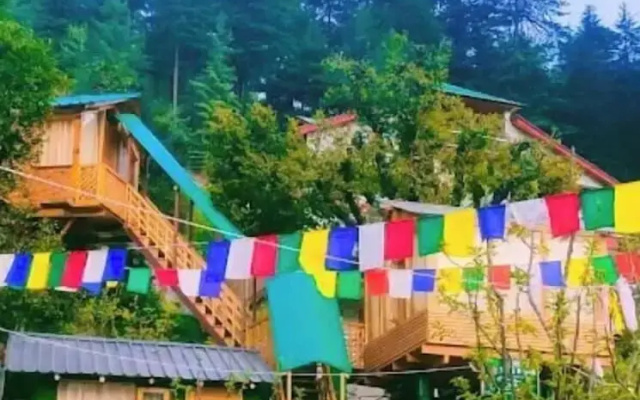 Manali Treehouse And Cafe
