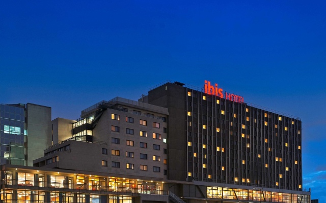 Отель ibis Paris 17 Clichy-Batignolles - formerly Berthier Франция, Париж - 10 отзывов об отеле, цены и фото номеров - забронировать отель ibis Paris 17 Clichy-Batignolles - formerly Berthier онлайн вид на фасад
