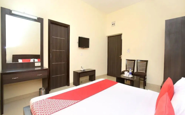 OYO 15534 Hotel Milan Palace