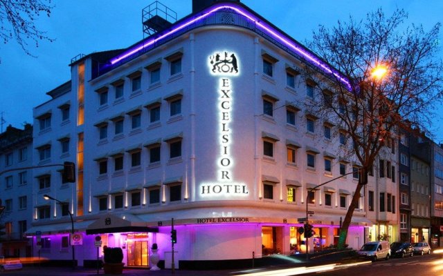 Отель numa I Artol Rooms & Apartments Германия, Дюссельдорф - 3 отзыва об отеле, цены и фото номеров - забронировать отель numa I Artol Rooms & Apartments онлайн вид на фасад