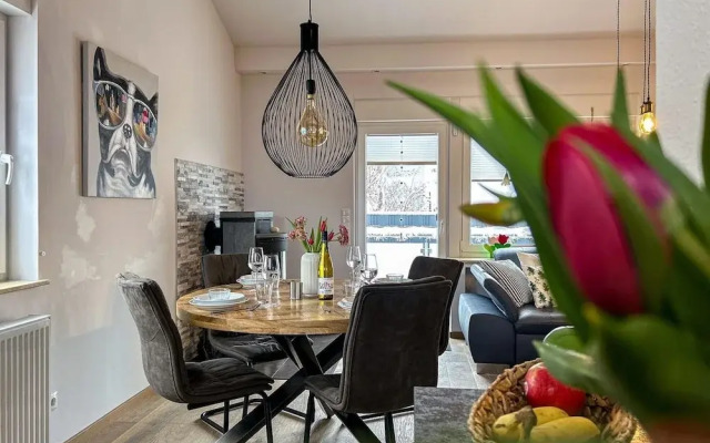 Ruhig Gelegenes Haus in Bruchhausen mit Terrasse
