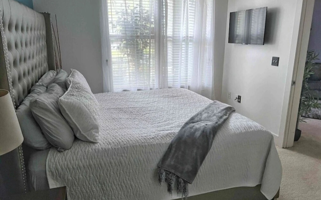 2 Two King Bed Buckhead Condo