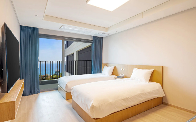 Sokcho I Park Suite Hotel and Resort