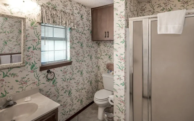 AAA Escape - Three Bedroom Cabin