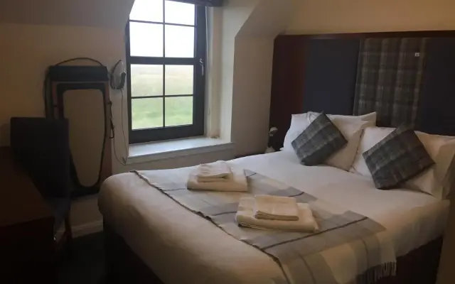 Polochar Inn