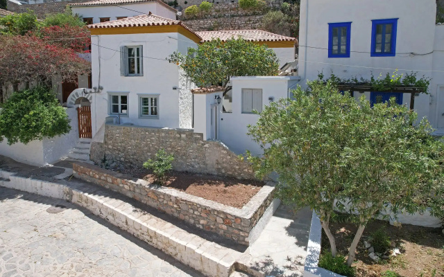 Douskos Citrus Apartments Hydra
