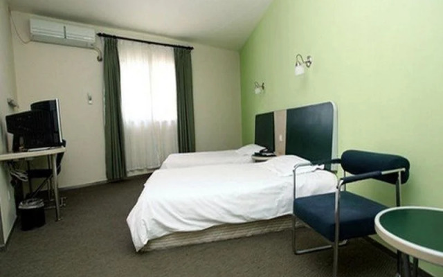 Motel168 Sheng Li Road Inn