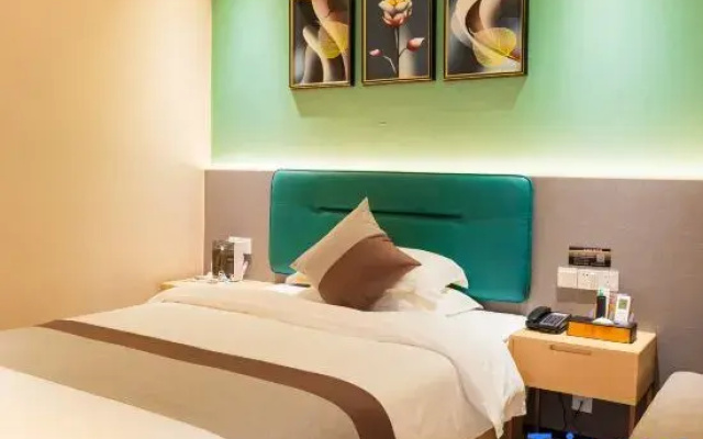 Wanyang Light Luxury Apartment (Bus Station)