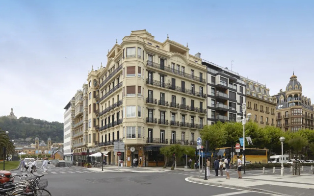 Apartment La Concha Suite 2 by FeelFree Rentals