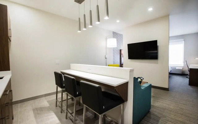 Holiday Inn Hotel & Suites Calgary South Conference Ctr