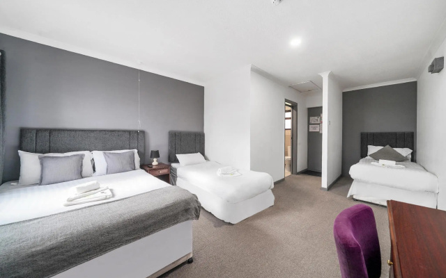Iway Inn Hotel