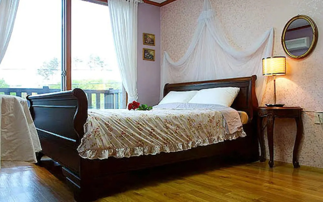 Mari Sea Ever Pension