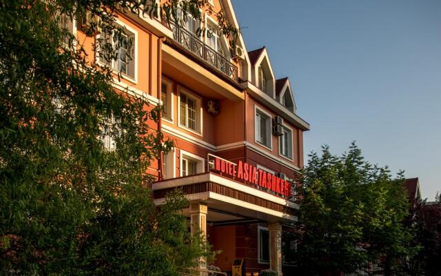 Отель Asia Tashkent вид на фасад