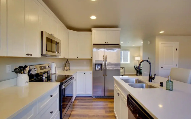 Monroe Apartment Near Evergreen State Fairgrounds!