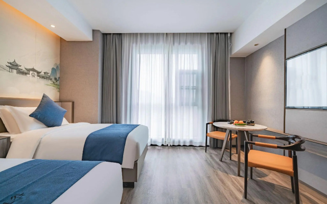 Rezen Dong Hotel