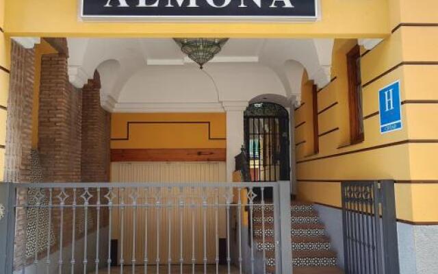Hotel Almona вид на фасад