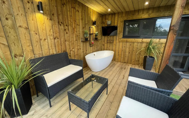 Little Paddock Lodges