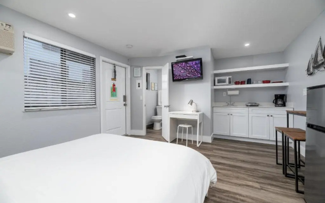 Shell on the Beach 104 - RENOVATED