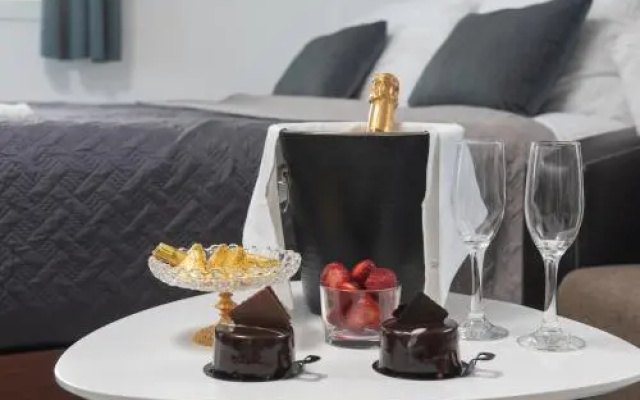 Anna Anton Apartment