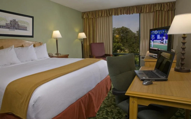 Cabot Lodge Millsaps
