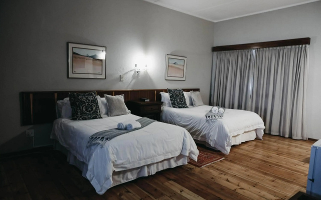 Karoo Country Inn Hotel