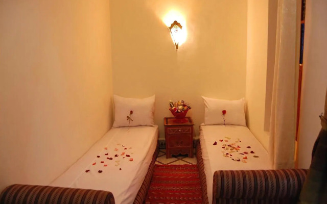 Full Moon Hostel