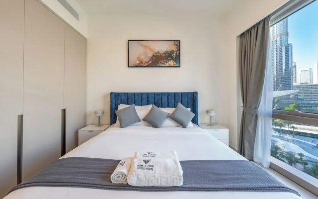 Luxury Stay with Burj views