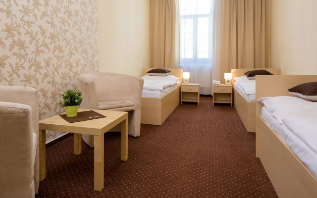 Hotel Cyro
