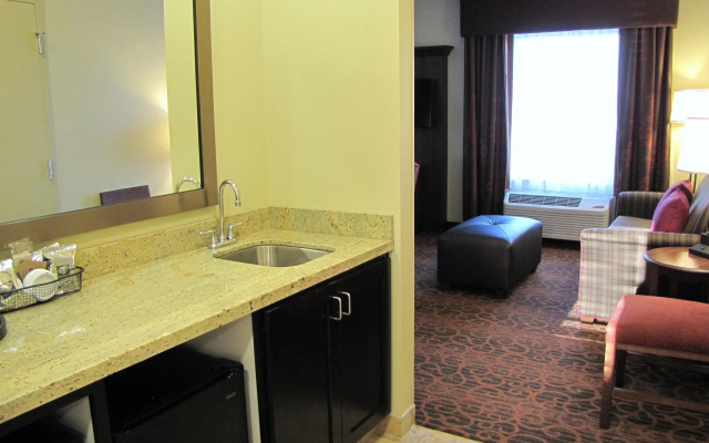 Hampton Inn & Suites Jamestown, ND