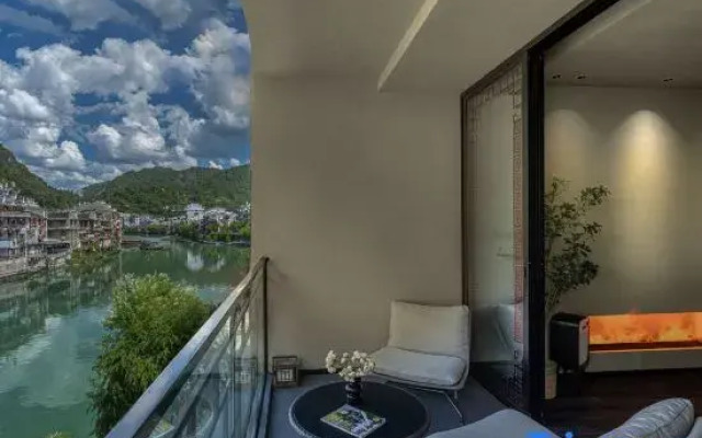 Sansan Minimalist Light Luxury Hepan Sixiang Minsu