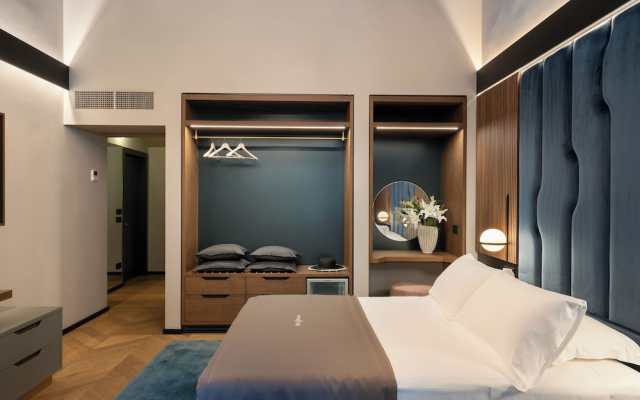 Arts & Crafts Luxury Suites by Amalia