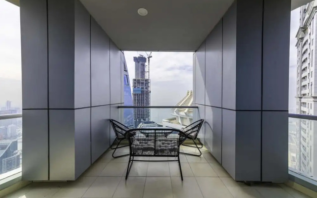 High-floor Trendy Apt w Marina Palm Ocean Vws