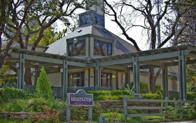 AmeriGold Suites