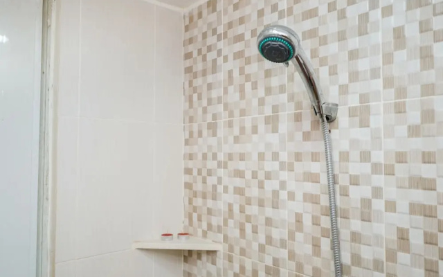 Homey 1BR with City View at Green Pramuka Apartment By Travelio
