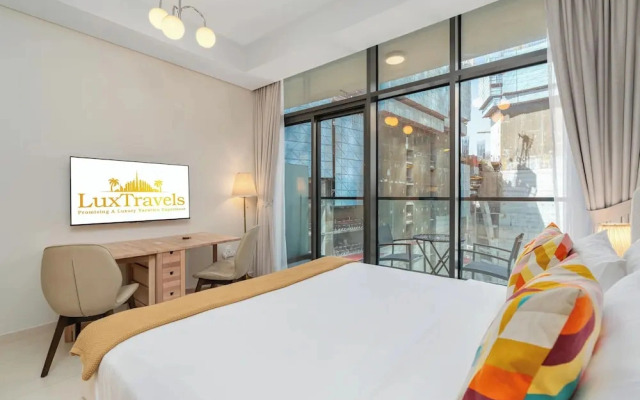 Lux BnB Aykon Tower