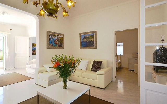 Beautiful villa in Colòn near the beach