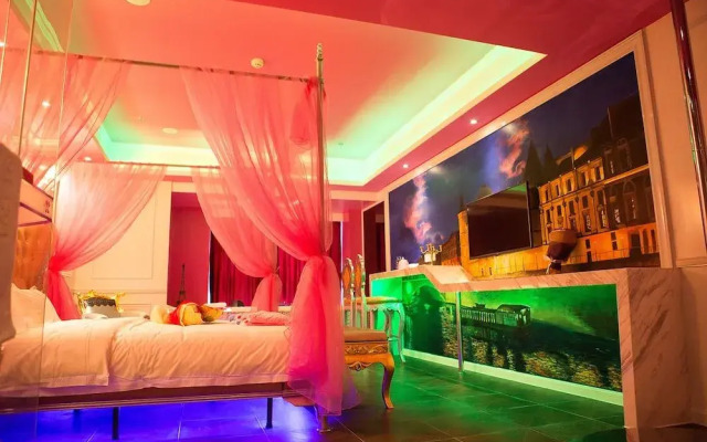 Rose Lover Hotel