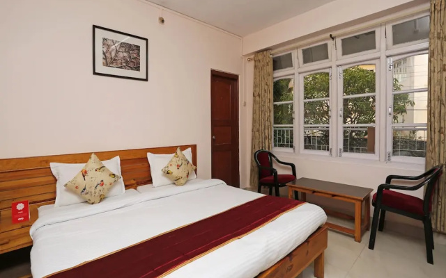OYO 4740 White Orchid