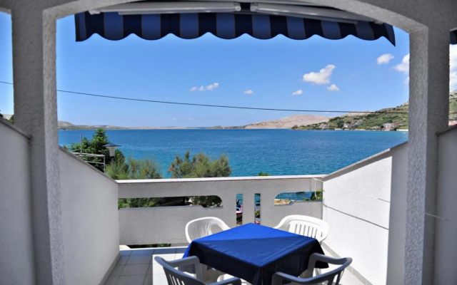 Draga - 15 m From Pebble Beach - A4